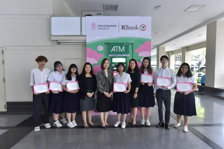 น.ส.ชนิดาภา สว่างวโรรส นิสิตชั้นปีที่ 3 ค...