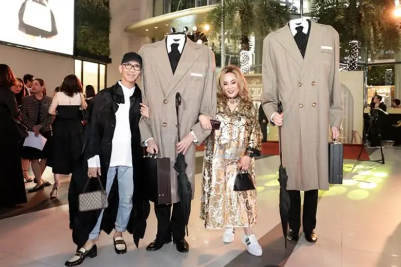 สยามพารากอน ตอกย้ำศูนย์กลางการช้อปปิ้งระดับโลก ฉลองความสำเร็จครบรอบ 14 ปีสุดยิ่งใหญ่ จัดงาน “สยามพารากอน โฟร์ทีน แอนนิเวอร์ซารี่ เวิลด์ เมจิคอล เซเลเบรชั่นส์”