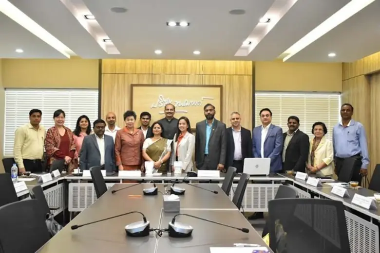 "คุณเอมี่" หรือคุณจุฬามาศ จิตรปฏิมา ผู้อำ...