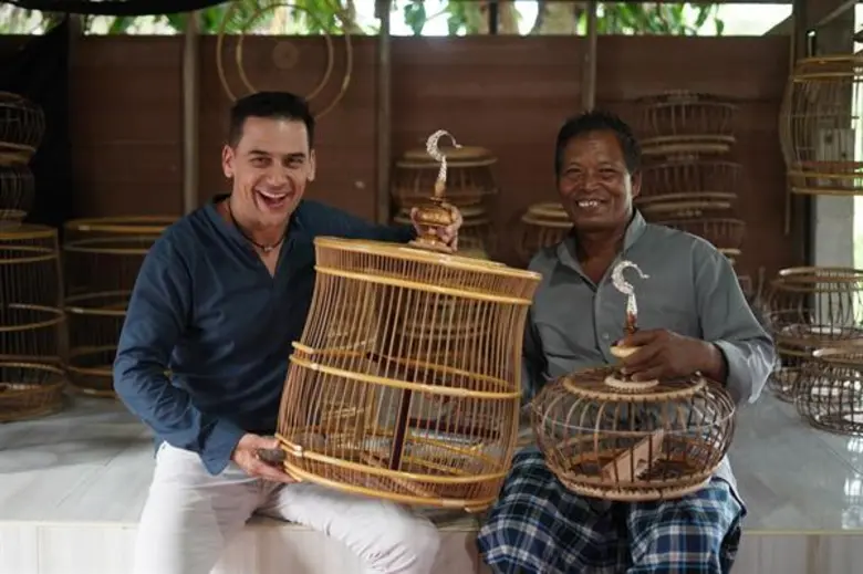 ทีวีไกด์: รายการ หลงรักยิ้ม ท่องเมืองการค้าแดนใต้ สัมผัสรสไก่ทอดในตำนาน @ หาดใหญ่