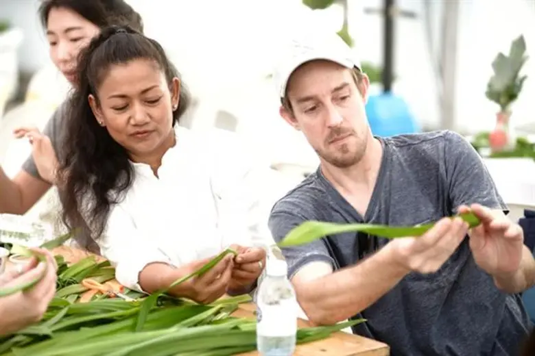 สทบ. จัดใหญ่ พาเหรดสินค้าสมุนไพรภูมิปัญญาชุมชนเต็มพื้นที่วัดโพธิ์ ในงานตลาดประชารัฐเพื่อประชาชนส่งท้ายปี หวังดันสมุนไพรไทยโกอินเตอร์