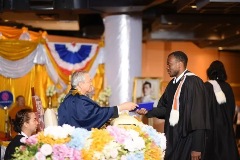 มหาวิทยาลัยศรีปทุม จัดพิธีประสาทปริญญาบัต...