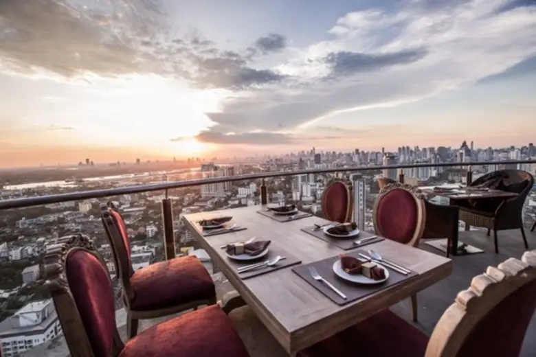 Cielo Sky Bar & Restaurant ชวนคุณและครอบค...