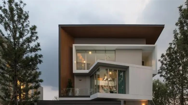 เพราะบ้านไม่ใช่ที่พักอาศัย ที่เป็นเพียงปั...