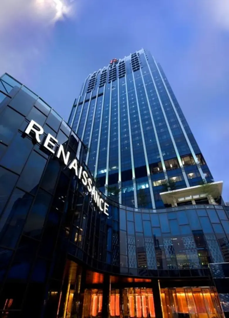 Renaissance Bangkok Ratchaprasong Hotel a...