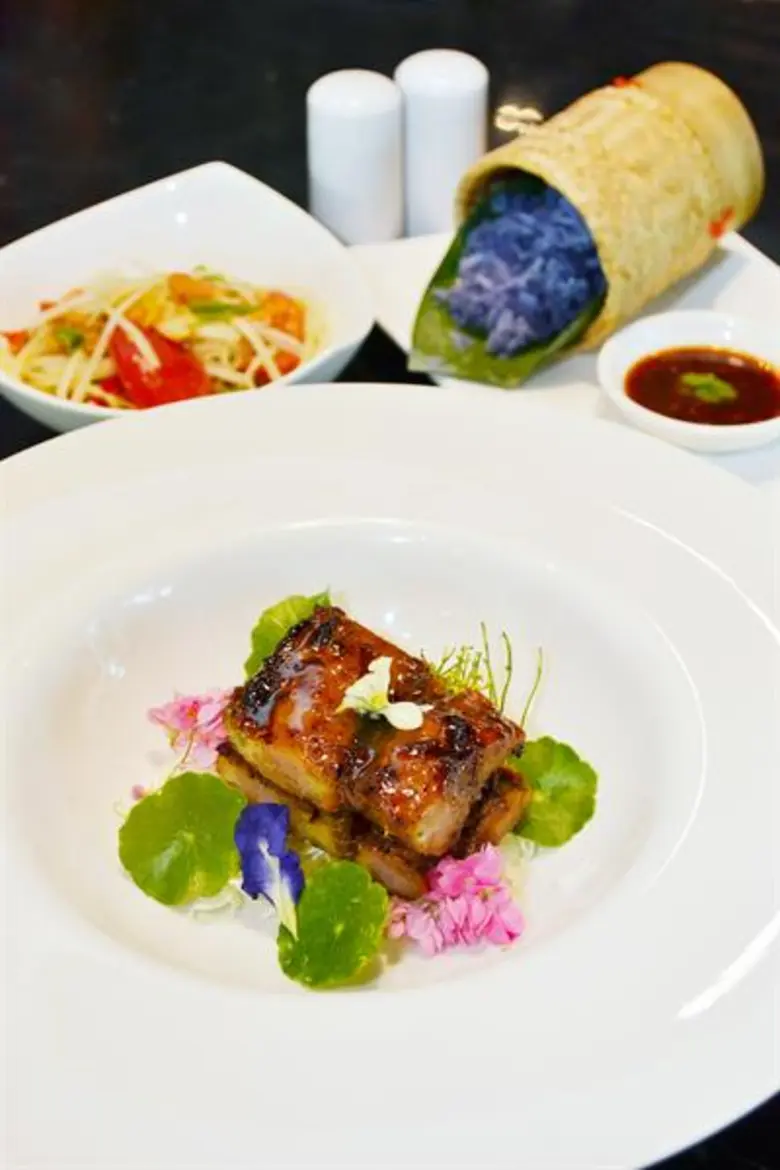 เมนูฟิวชั่นที่สร้างสรรค์ด้วยความตั้งใจ ผส...