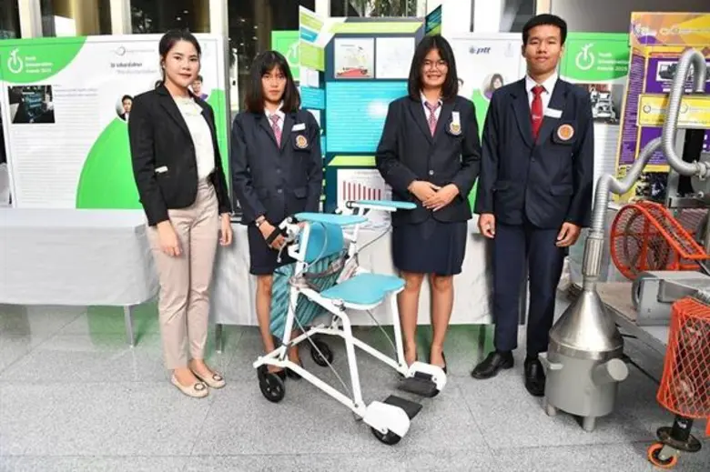 สอศ.ขอแสดงความยินดีกับวิทยาลัยเทคนิคเดชอุดม จ.อุบลราชธานี คว้ารางวัลชนะเลิศระดับอาชีวศึกษา ผลงาน รถเข็นพยุงผู้ป่วยกล้ามเนื้ออ่อนแรงและผู้สูงอายุ