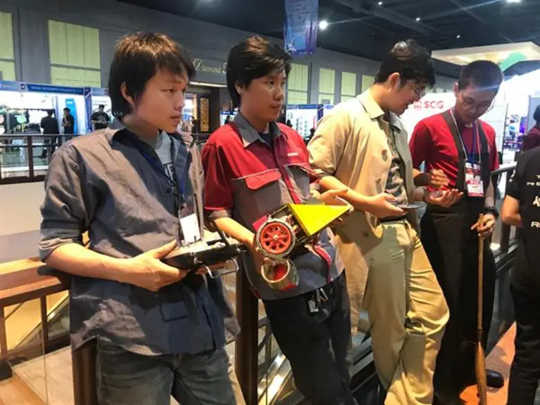 ตื่นตาท้าทาย 4 ทีมคว้ารางวัล...การแข่งขันหุ่นยนต์นักสู้แห่งประเทศไทย 2019