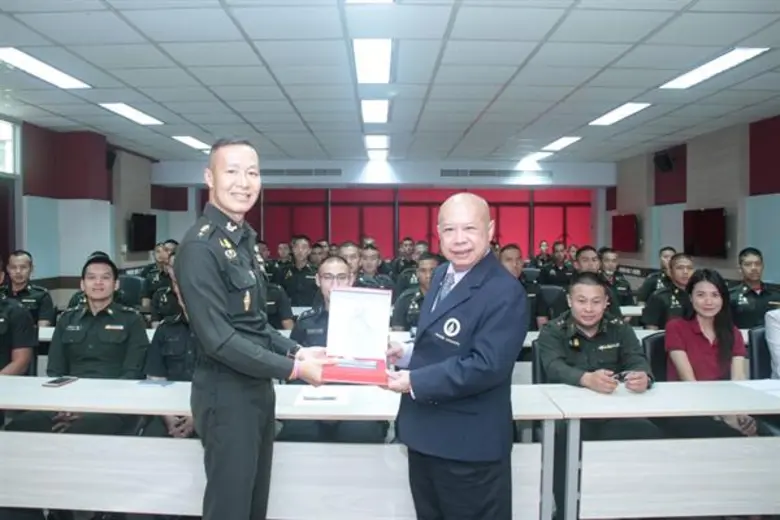 ก้าวไปกับโลกยุคดิสรัพชั่น โรงเรียนนายร้อย...