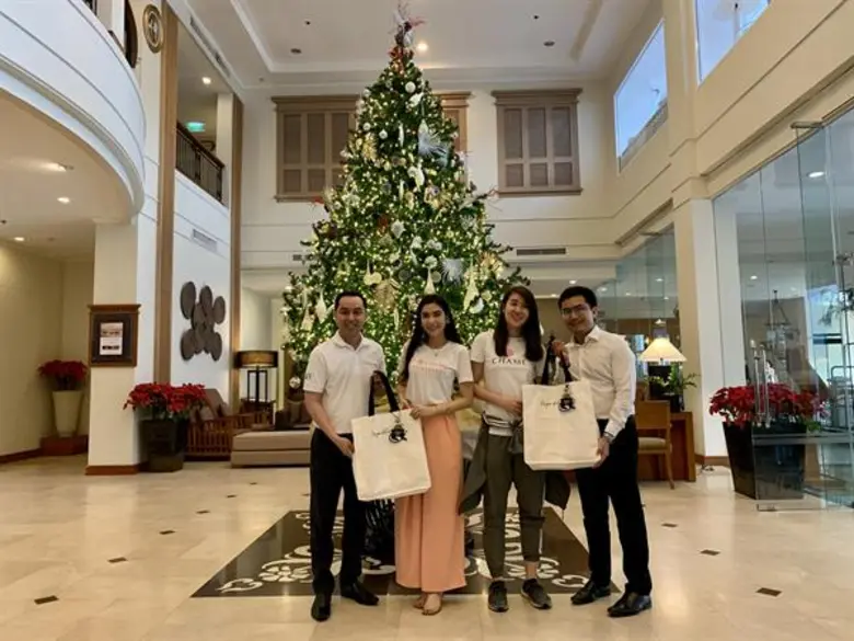 กิตติเดช คุ้มม่วง (คนที่ 1 จากซ้าย) ผู้ช่...