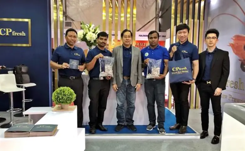 นางสาวสวียา สันติพิทักษ์ (ที่ 2 จากซ้าย) ...