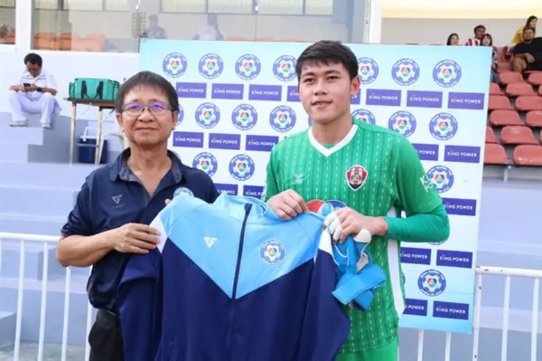 ราชวินิตบางเขน ฟอร์มจัดพร้อมหวดแข้งกับ อัสสัมชัญธนบุรี ในรอบชิงชนะเลิศ ฟุตบอลนักเรียน 7คน “แชมป์กีฬา 7HD แชมเปียนคัพ 2019” จันทร์ 6 ม.ค. เวลา 13.45 น. ที่ สนามเทพหัสดิน ช่อง 7HD ถ่ายสด