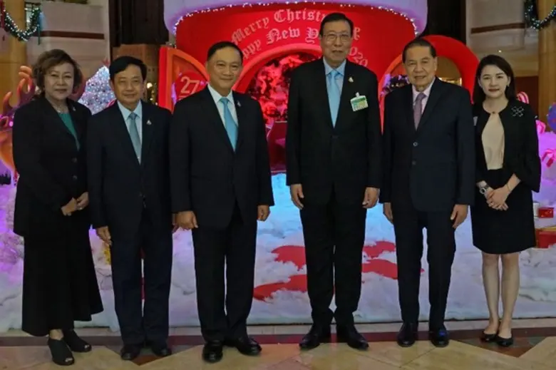 ศาสตราจารย์พิเศษ พรเพชร วิชิตชลชัย ประธาน...