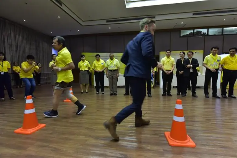 จุฬาฯ ร่วมส่งมอบกายอุปกรณ์สำหรับผู้พิการ เนื่องในโอกาสมหามงคลพระราชพิธีบรมราชาภิเษก