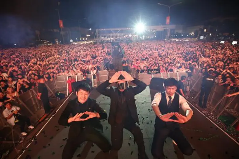 ศิลปินดังยกขบวน สนั่นคอนเสิร์ตมันส์ข้ามปีงาน “เดอะ ฟอเรสเทียส์ บาย เอ็มคิวดีซี พรีเซ้นต์ เมกา เคาท์ดาวน์ 2020” ณ ศูนย์การค้าเมกาบางนา