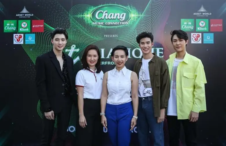 ทุกวันที่ 31 ธันวาคม ประชาชนจากทั่วสารทิศ...