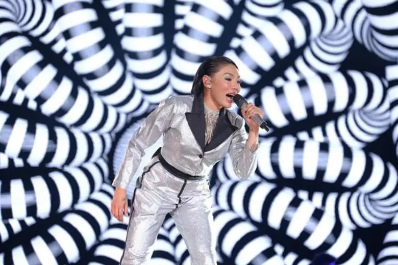 ดา เอ็นโดรฟิน นำทีมศิลปิน เคาท์ดาวน์ สนุก สุดเหวี่ยงที่เอเชียทีค ตื่นตาด้วยการแสดงพลุจากแชมป์โลก ประกอบเพลงพรปีใหม่สุดอลังการริมแม่น้ำเจ้าพระยา