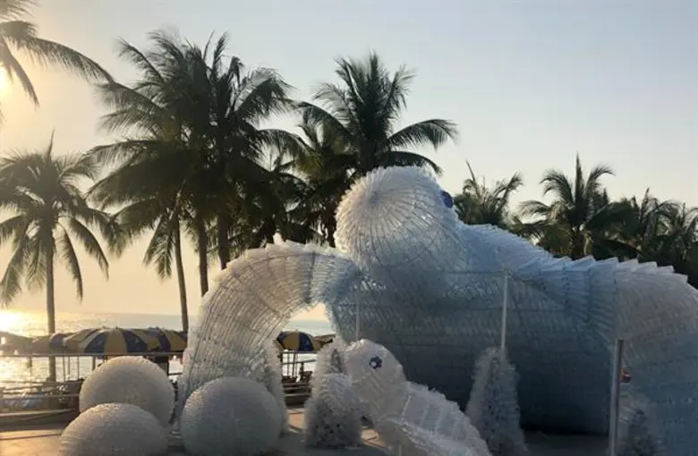 เปิดตัวประติมากรรมจากขวด PET “เต่ามะเฟืองแม่ลูก” ริมชายหาดพัทยา รณรงค์การท่องเที่ยวอย่างรับผิดชอบและกระตุ้นจิตสำนึกด้านสิ่งแวดล้อม