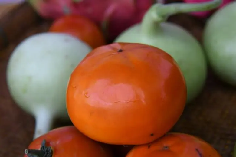 นศ.อาชีวะสุดเจ๋ง คิดค้นสารเคลือบผิวผักและผลไม้สกัดจากธรรมชาติ ยืดอายุการเก็บรักษาและสร้างความมันวาวให้กับผักและผลไม้