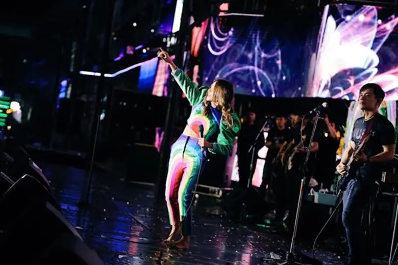 เคาท์ดาวน์เซ็นทรัลเวิลด์ กระหึ่มราชประสงค์ ประกาศศักดาไทม์สแควร์แห่งเอเชีย หนึ่งเดียวในกรุงเทพฯ ดีที่สุดติดอันดับโลก ใน “งาน AIS Bangkok Countdown 2020 @centralwOrld” เวทีอลังการใหญ่สุดในอาเซียน โชว์และพลุตระการตาใจกลางเมือง