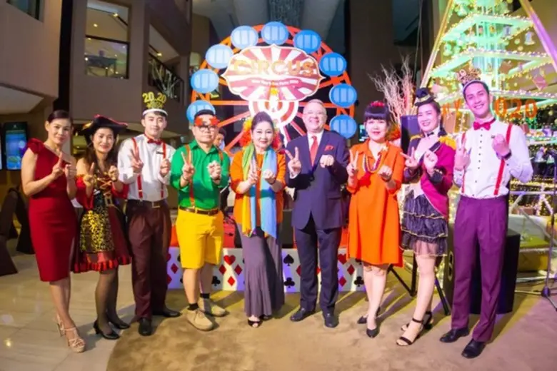 มร.อังเดร บรูลฮาร์ท ผู้จัดการทั่วไปโรงแรม...