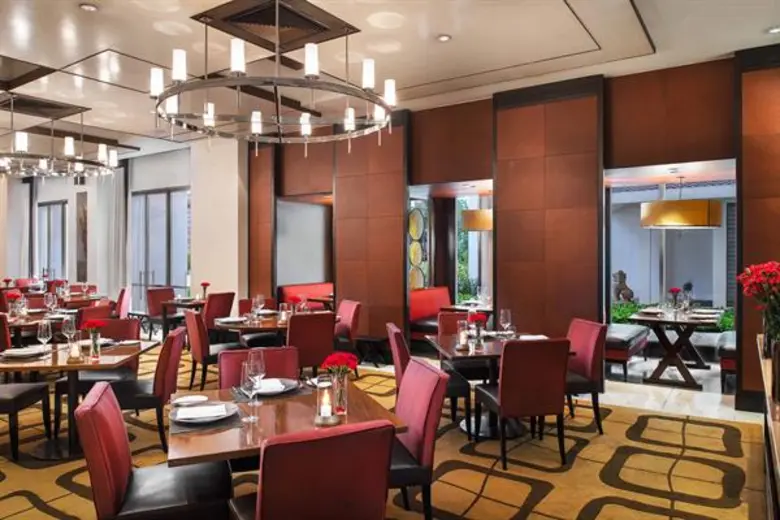 เมนูแห่งชัยชนะจากการดวลกับเชฟกระทะเหล็ก โดยเชฟริค ดินเจน ณ ห้องอาหารเมดิสัน สเต๊กเฮ้าส์ โรงแรมอนันตรา สยาม กรุงเทพ