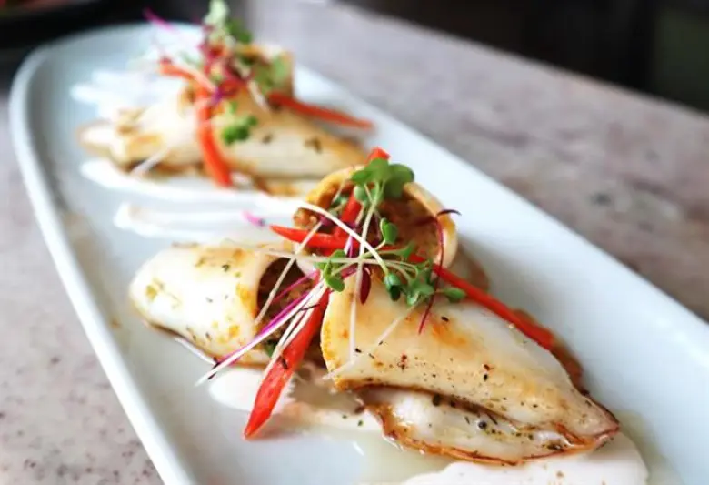 ลิ้มลองจานอร่อย เซิร์ฟ-แอนด์-เทิร์ฟ สไตล์คอสโมฯ จากโคสต์บีชคลับและบิสโทร ณ โรงแรมเซ็นทาราแกรนด์ หัวหิน