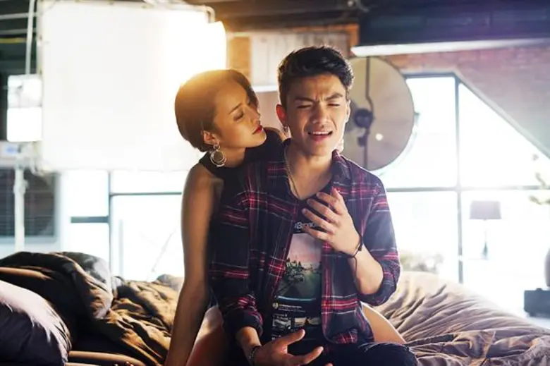 “เซ้นส์ เอนเตอร์เทนเมนท์” รุกตลาดลูกทุ่งหนัก! ปล่อยอีก 2 MV เพลงเจ็บกระแทกใจ จาก “เขตต์ และ ผึ้ง ลูกทุ่งไอดอล”