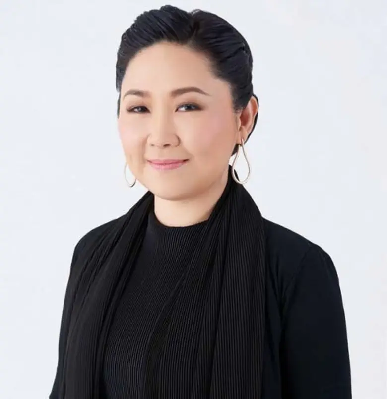 นางทิพพาภรณ์ อริยวรารมย์ ประธานเจ้าหน้าที...