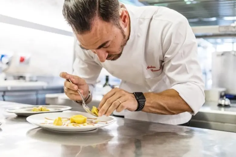 โรงแรมเชอราตัน แกรนด์ สุขุมวิท, เอ ลักซ์ช...