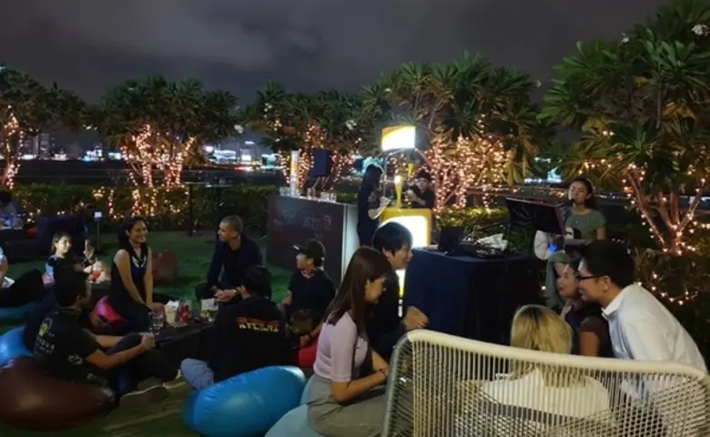 ยังคงจัดกันอย่างต่อเนื่อง ทุกเย็นวันศุกร์...