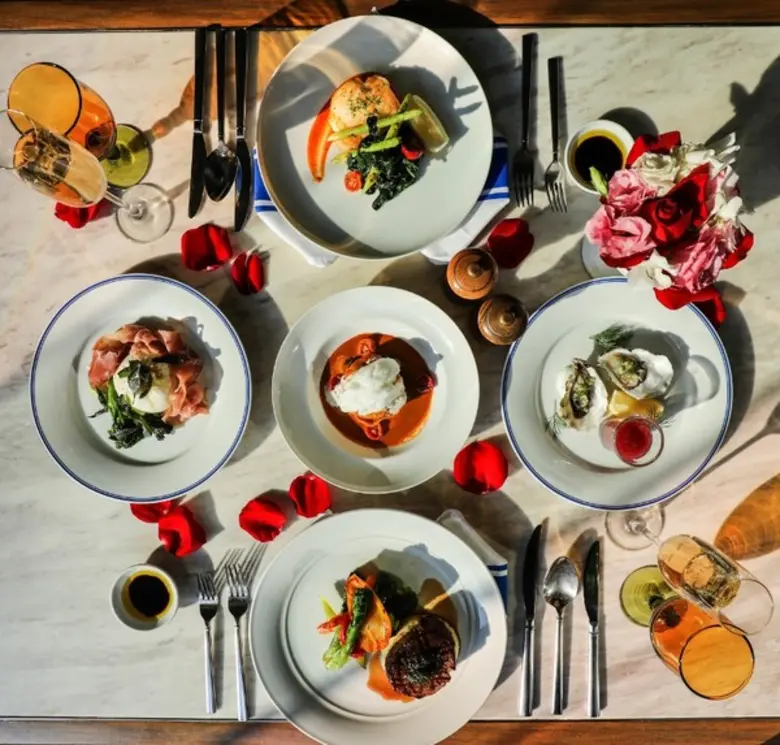 ร่วมสร้างความรักให้เบ่งบานให้กับคนที่คุณรักในวันวาเลนไทน์สุดโรแมนติก ณ โรงแรมอินเตอร์คอนติเนนตัล กรุงเทพฯ