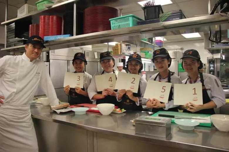 โรงแรม ดิ โอกุระ เพรสทีจ กรุงเทพฯ (The Ok...