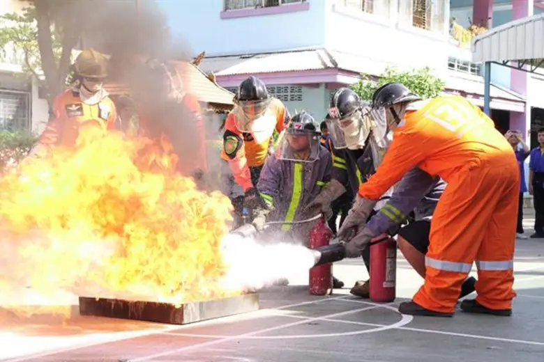 “ซีพี ออลล์” หนุนชุมชนปลอดภัยพร้อมรับมือเหตุไฟไหม้ จัดอบรมดับเพลิงและฝึกซ้อมอพยพหนีไฟ ร.ร.โสตฯ นนทบุรี