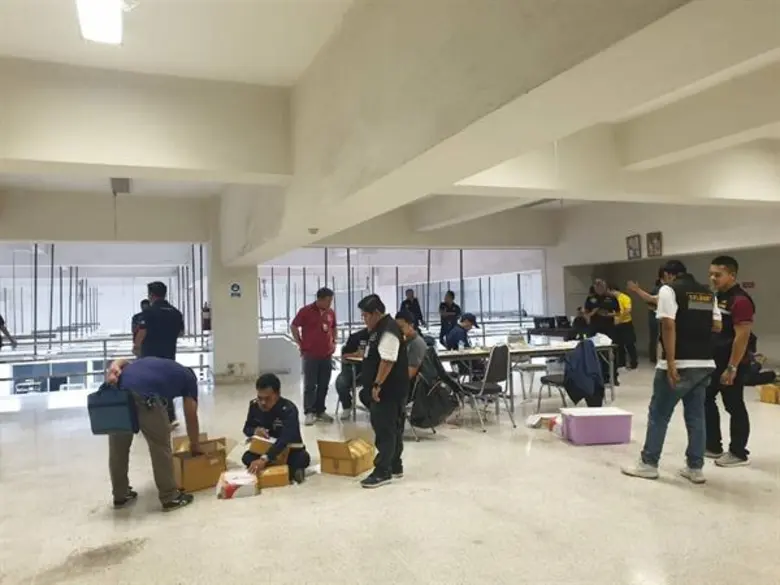 สรรพสามิตจับสินค้าผิดกฎหมายสรรพสามิตในเขตพื้นที่หาดใหญ่ และผลการปราบปรามผู้กระทำผิดกฎหมายสรรพสามิต ประจำปีงบประมาณ พ.ศ. 2563 ระหว่างวันที่ 3 - 9 มกราคม 2563 พบการกระทำผิด จำนวน 694 คดี คิดเป็นเงินค่าปรับ 10.67 ล้านบาท