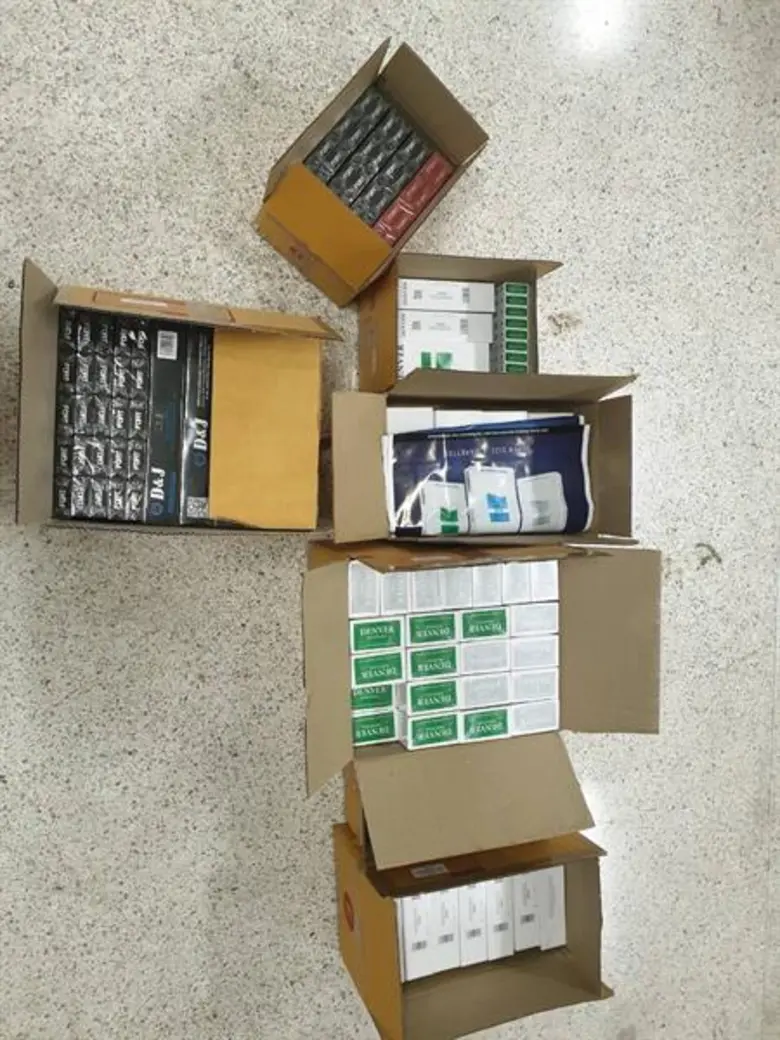 สรรพสามิตจับสินค้าผิดกฎหมายสรรพสามิตในเขตพื้นที่หาดใหญ่ และผลการปราบปรามผู้กระทำผิดกฎหมายสรรพสามิต ประจำปีงบประมาณ พ.ศ. 2563 ระหว่างวันที่ 3 - 9 มกราคม 2563 พบการกระทำผิด จำนวน 694 คดี คิดเป็นเงินค่าปรับ 10.67 ล้านบาท