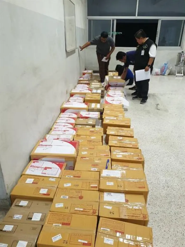 สรรพสามิตจับสินค้าผิดกฎหมายสรรพสามิตในเขตพื้นที่หาดใหญ่ และผลการปราบปรามผู้กระทำผิดกฎหมายสรรพสามิต ประจำปีงบประมาณ พ.ศ. 2563 ระหว่างวันที่ 3 - 9 มกราคม 2563 พบการกระทำผิด จำนวน 694 คดี คิดเป็นเงินค่าปรับ 10.67 ล้านบาท