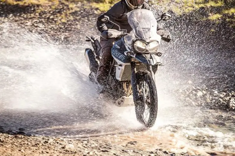 ออกโร๊ดทริปต้นปี 3 สไตล์ด้วย “ไทรอัมพ์ มอเตอร์ไซเคิลส์” กับโลเคชั่นที่สะท้อนตำนานเอกลักษณ์บริทิชไบค์ของคุณ