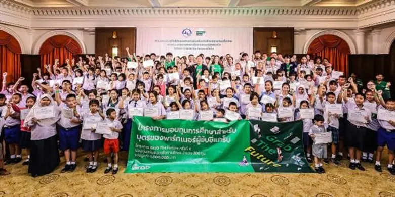 แกร็บ ผนึก ททท. สานต่อโครงการ “น้ำใจ” มัดใจนักท่องเที่ยว ส่งเสริมพาร์ทเนอร์คนขับแกร็บแท็กซี่ ร่วมเป็นเจ้าบ้านที่ดี