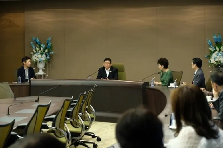 ม.ศรีปทุม ต้อนรับ รมต.อว.ร่วมบันทึกเทปโครงการ ”ยุวชนสร้างชาติ”