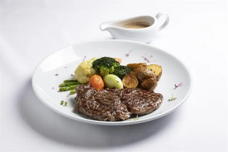 เสิร์ฟความอร่อยหลากหลายเมนูจานเด่นสไตล์อิตาเลียน ณ ห้องอาหารนัมเบอร์ 43 อิตาเลียน บิสโทร โรงแรมเคป เฮ้าส์ กรุงเทพฯ