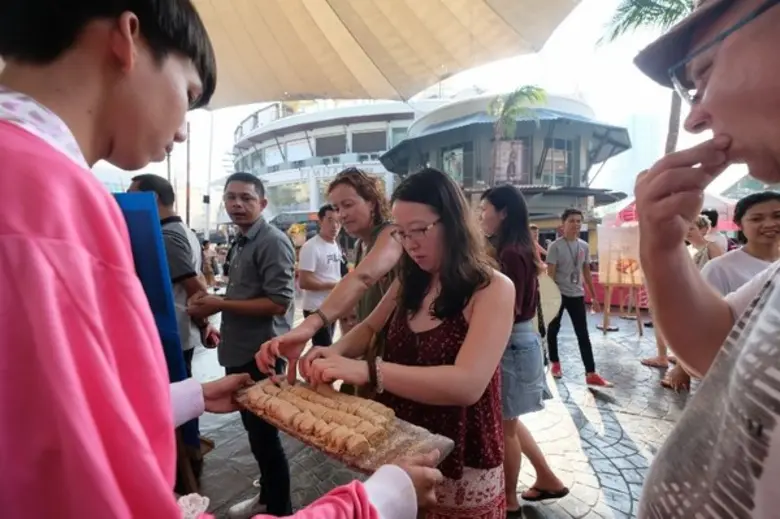 เฮง เฮง ต้อนรับเทศกาลตรุษจีน