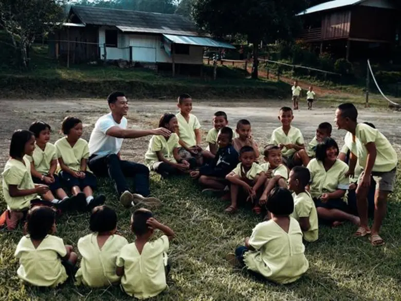 ข่าวซุบซิบ: “หมอเปียง”ส่งมอบทุน จากงานแสดงผลงานภาพถ่าย “SEE WHATI SEE : PYONG TRAVELLER X DOCTOR 1ST EXHIBITION”