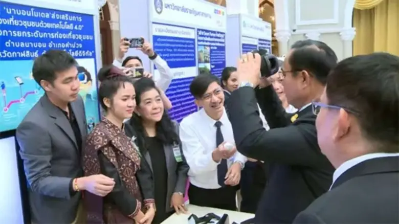 นายกรัฐมนตรี เยี่ยมชมบูธยุวชนสร้างชาติ ม.ศรีปทุม ขอบคุณคนรุ่นใหม่ใช้ความคิดสร้างสรรค์ขับเคลื่อนประเทศ