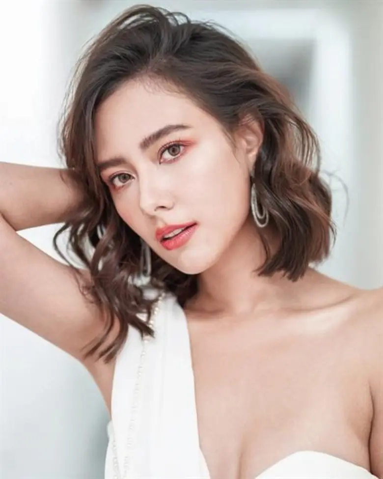 เป็นไอดอลสาวมั่นจากเวที ไทยซูเปอร์โมเดลคอ...