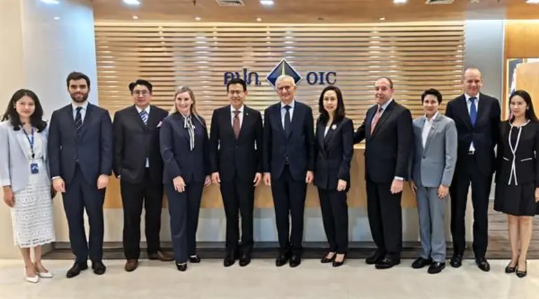 มร. เดนิ ดูเวินน์ ประธานคณะกรรมการ กลุ่มแ...