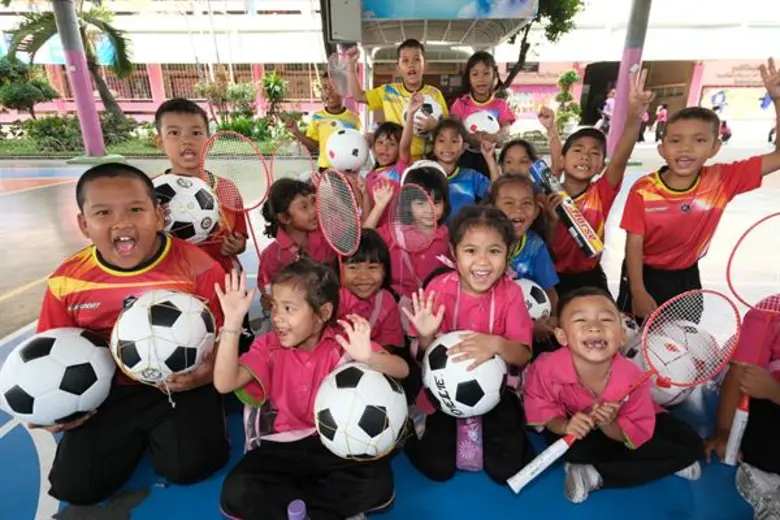 มูลนิธิแอสเสท เวิรด์ เพื่อการกุศล ร่วมกับกรุงเทพมหานครและผู้ประกอบการย่านสาทร 'ปันฝัน’ สู่เยาวชนไทย เสริมสร้างสุขภาพ ส่งต่อโอกาสทางการศึกษา เพื่อสรรค์สร้างอนาคตที่ดีกว่า (Building a better future) อย่างสมดุลและยั่งยืน