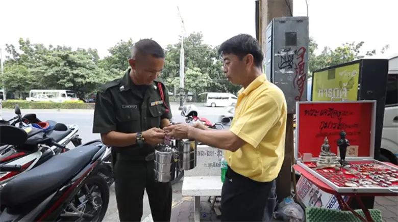 ทีวีไกด์: รายการ "ไทยทึ่ง" “นิกกี้” พาทึ่ง “ข้าวแกงบุฟเฟต์ 10 บาท” จ.นครปฐม