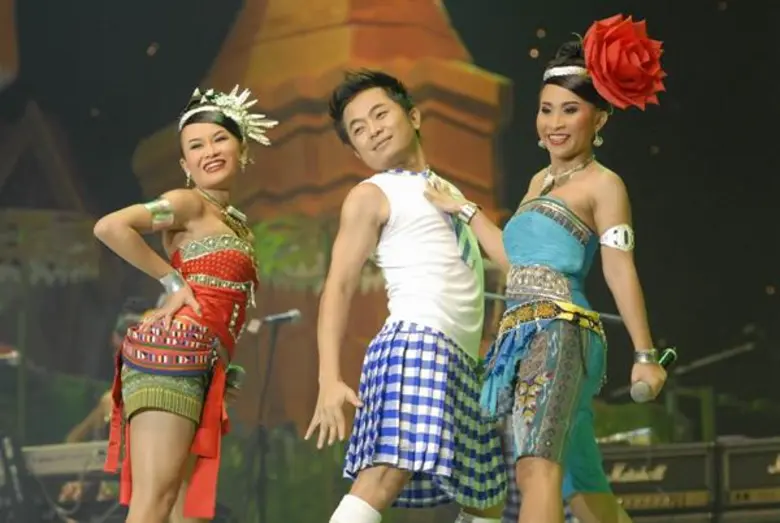 “ลาล่า อาร์สยาม” โพสต์ซึ้ง ขอบคุณครูคนแรก “อี๊ด โปงลางสะออน”