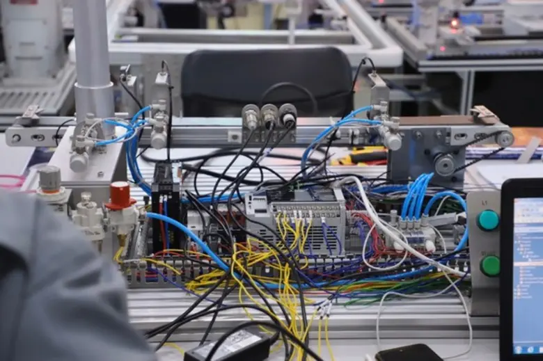 ก.แรงงาน คัดหัวกะทิ ฝึกเป็นเทรนเนอร์ด้านแมคคาทรอนิกส์